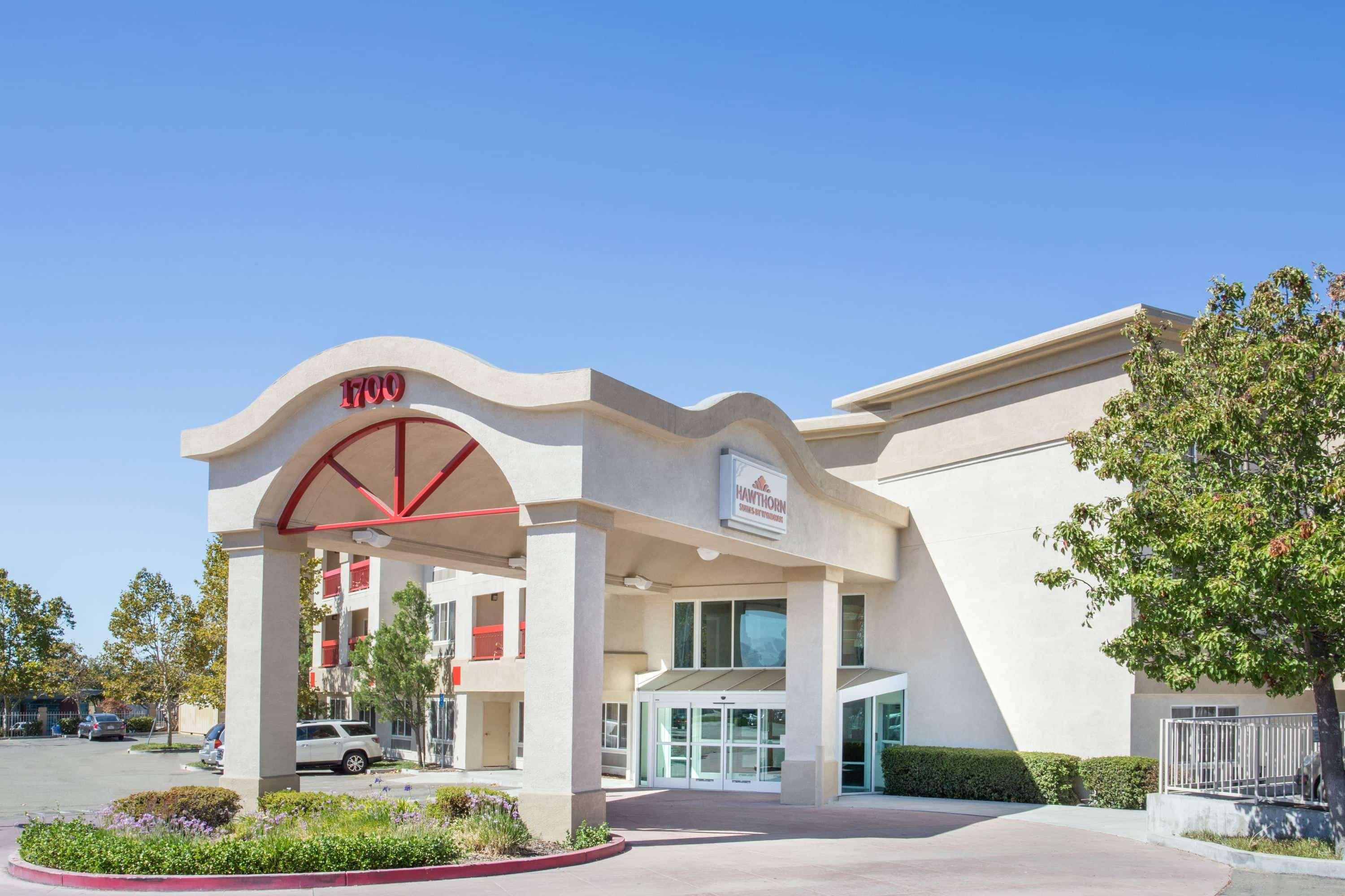 Hawthorn Suites By Wyndham Livermore Exterior photo